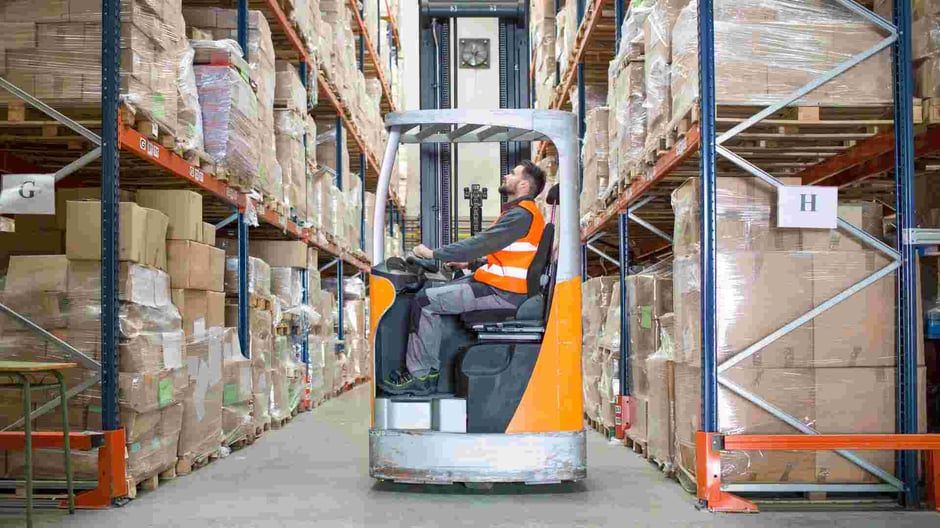 MKT-3016 - Ultimate guide to forklifts 3-colour